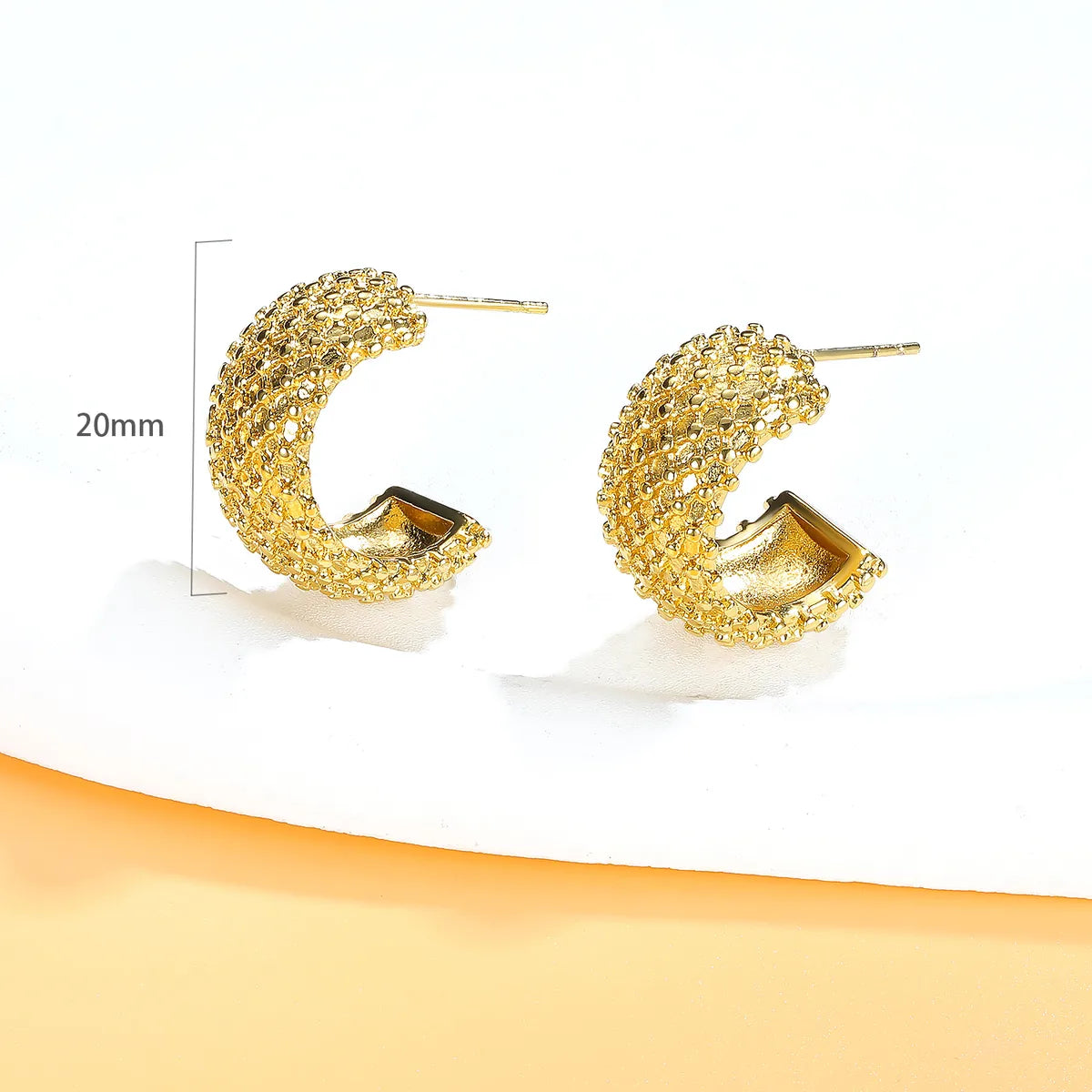 U-Shaped Earrings 20mm