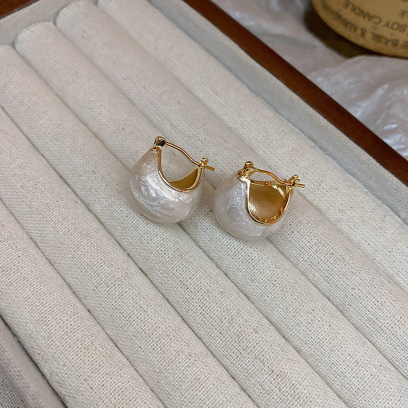 Ear clip-White (Real Gold Plating)