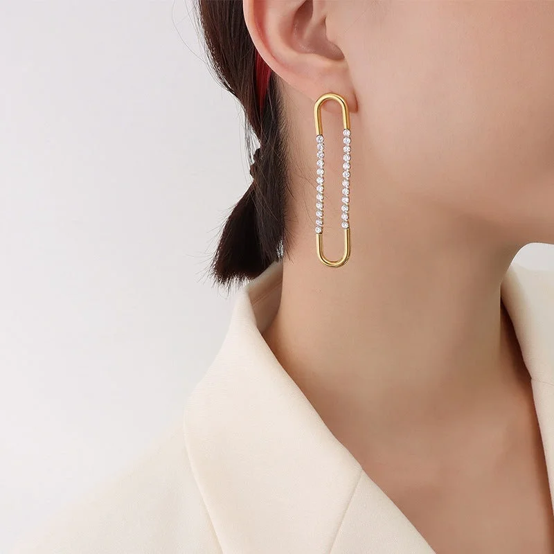 F523-A Pair of Gold Earrings