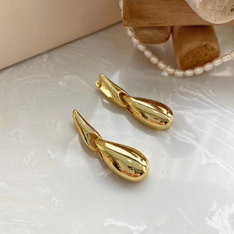 Golden Water Drop Ear Clip