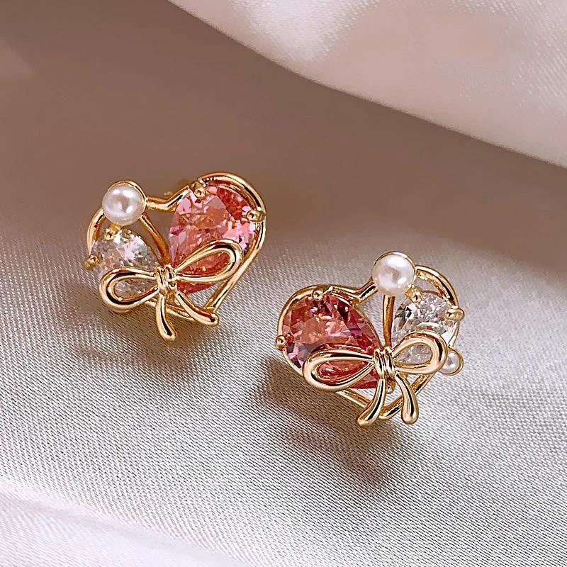 D0339 Pink Love Heart Stud Earrings